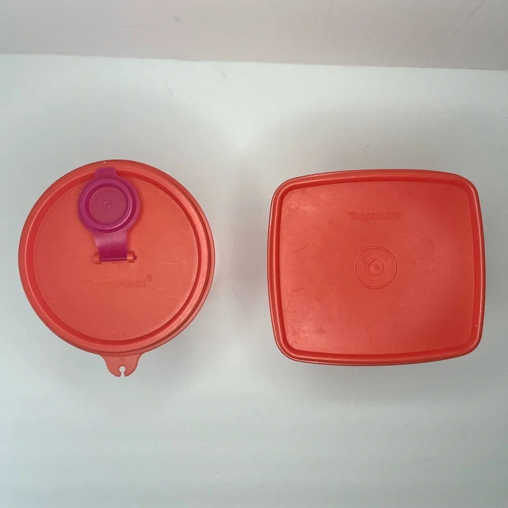 Tupperware vintage red